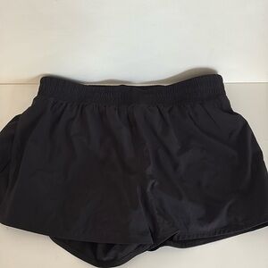 Aritzia TNA Run Shorts Size L